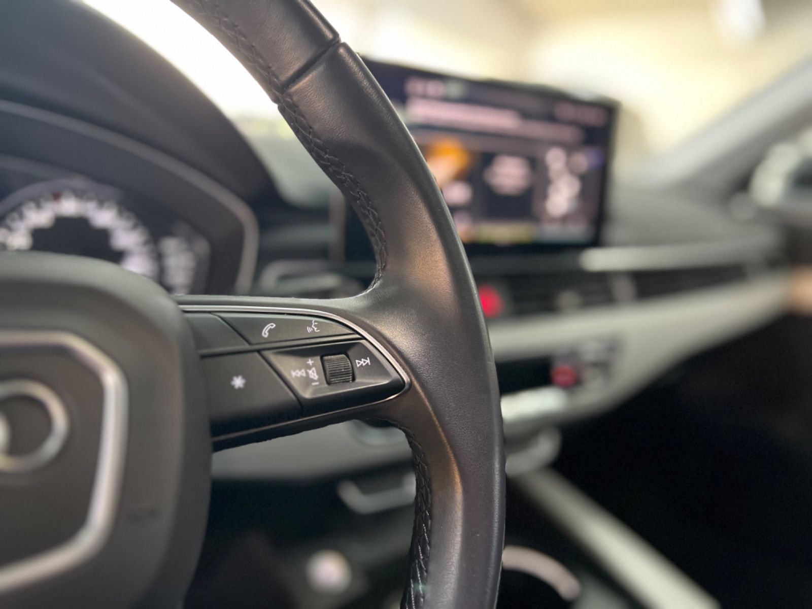 Audi A4 Avant 35 TDI S line - Samsaru's Car Outlet