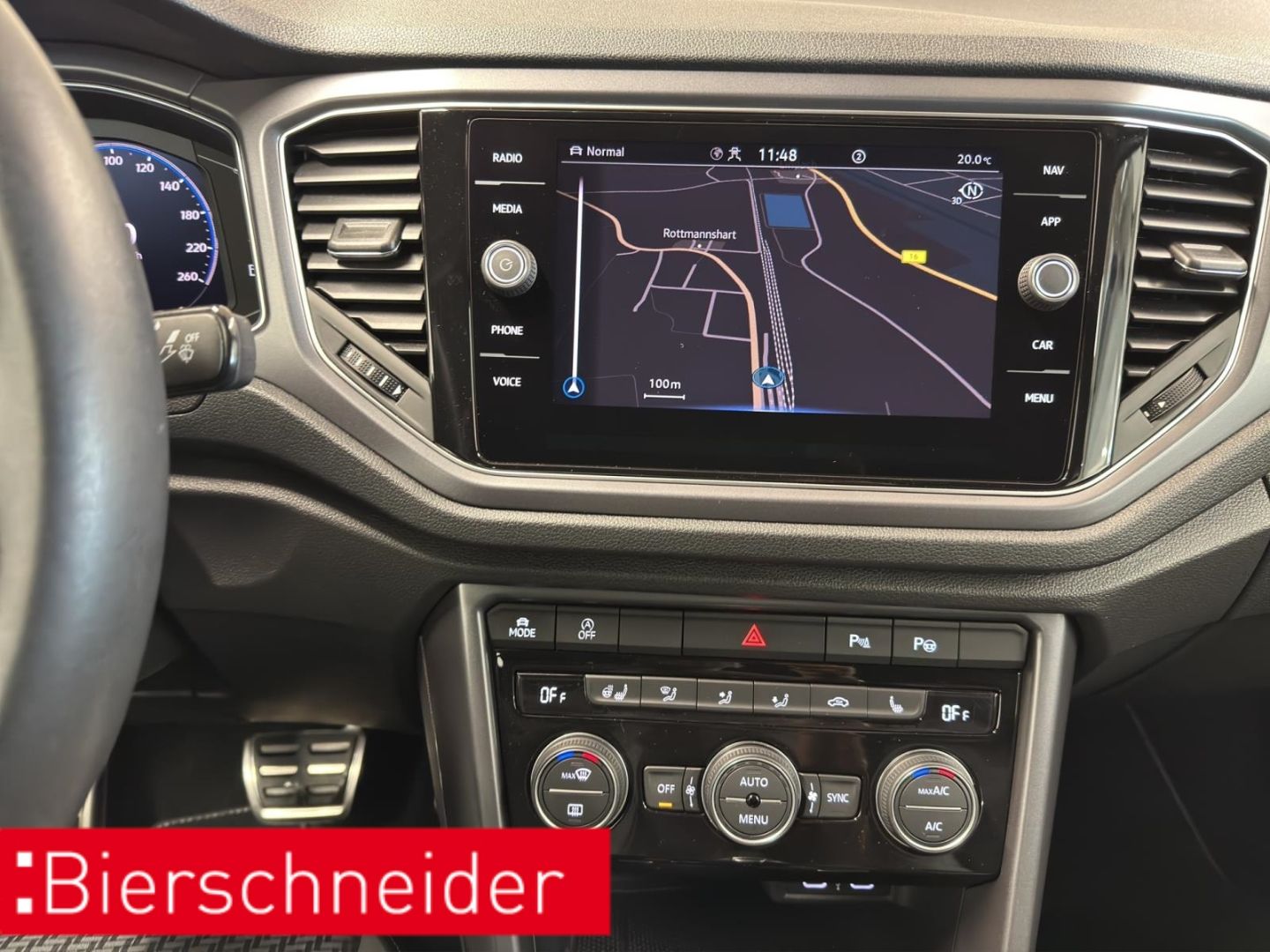 Volkswagen T-Roc 1.5 TSI DSG R-Line - Samsaru's Car Outlet