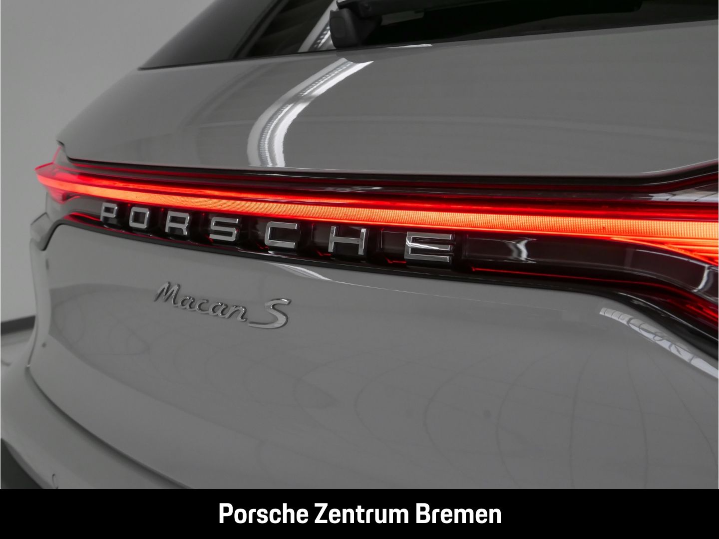 Porsche Macan S - Samsaru's Car Outlet