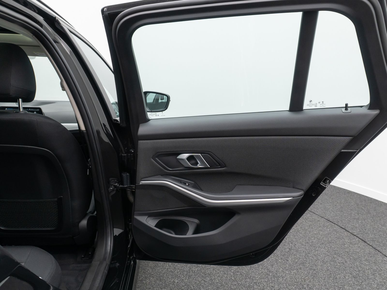BMW 320e - Samsaru's Car Outlet