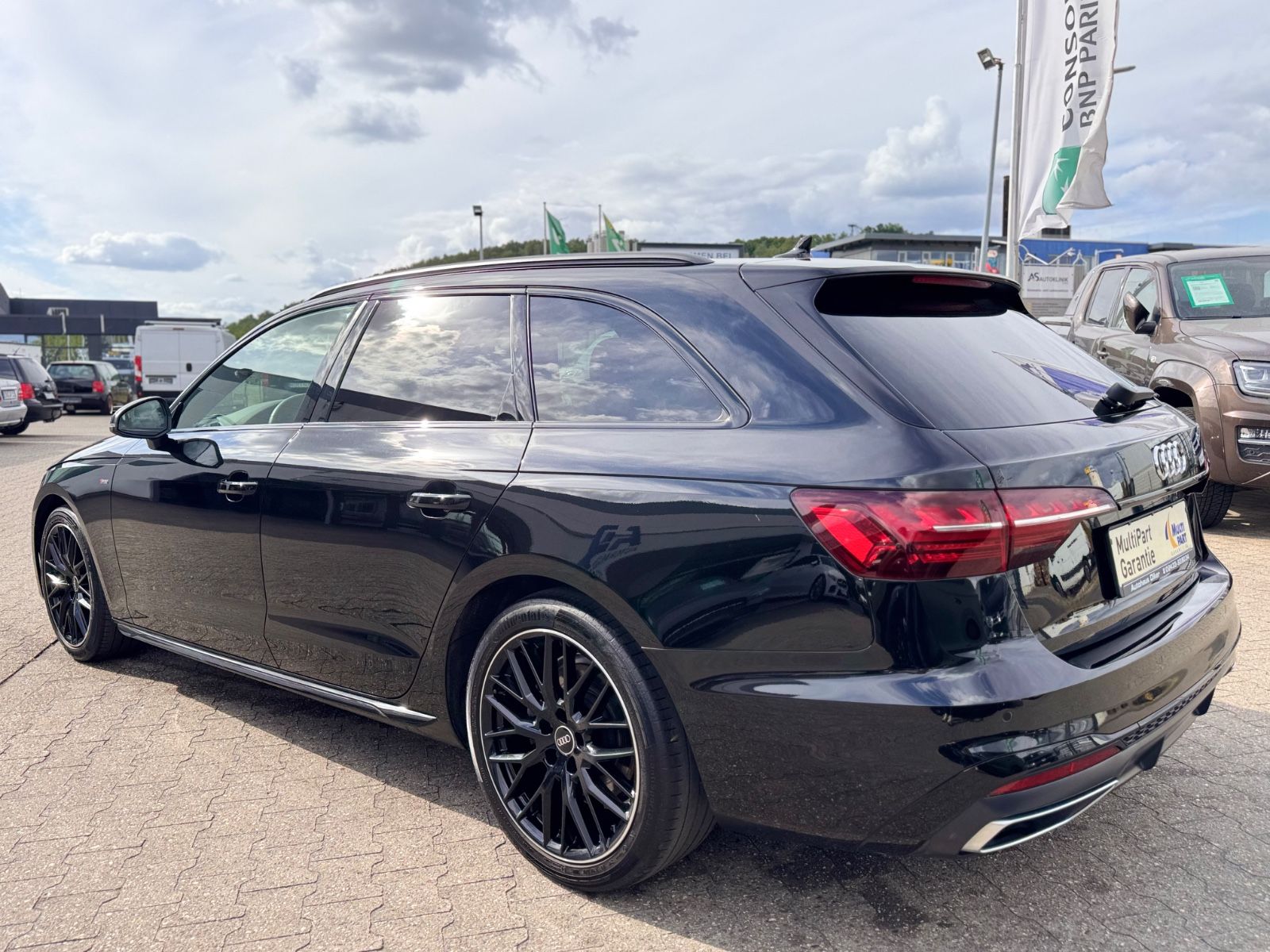 Audi A4 Avant 40 TFSI S line - Samsaru's Car Outlet