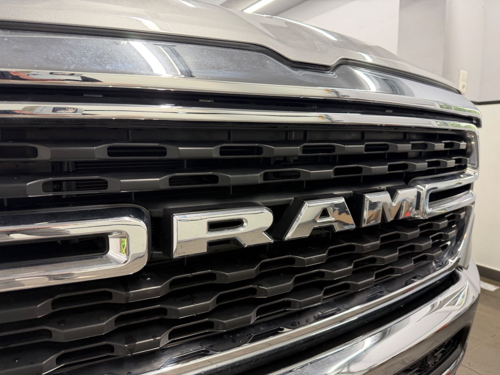 Dodge RAM 1500 5.7 4x4 eTORQUE Bigh. Crew./12"Display/