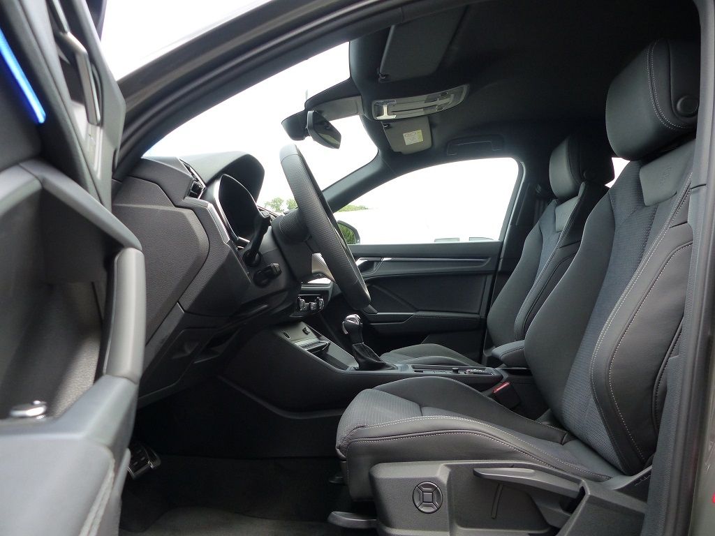 Audi Q3 Sportback 40 TFSI quattro S line - Samsaru's Car Outlet
