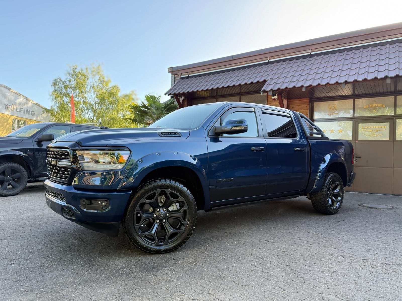 Dodge V8*4X4*PANO*12"RADIO*El.-TRITT*AHK*NAVI*GARANTIE