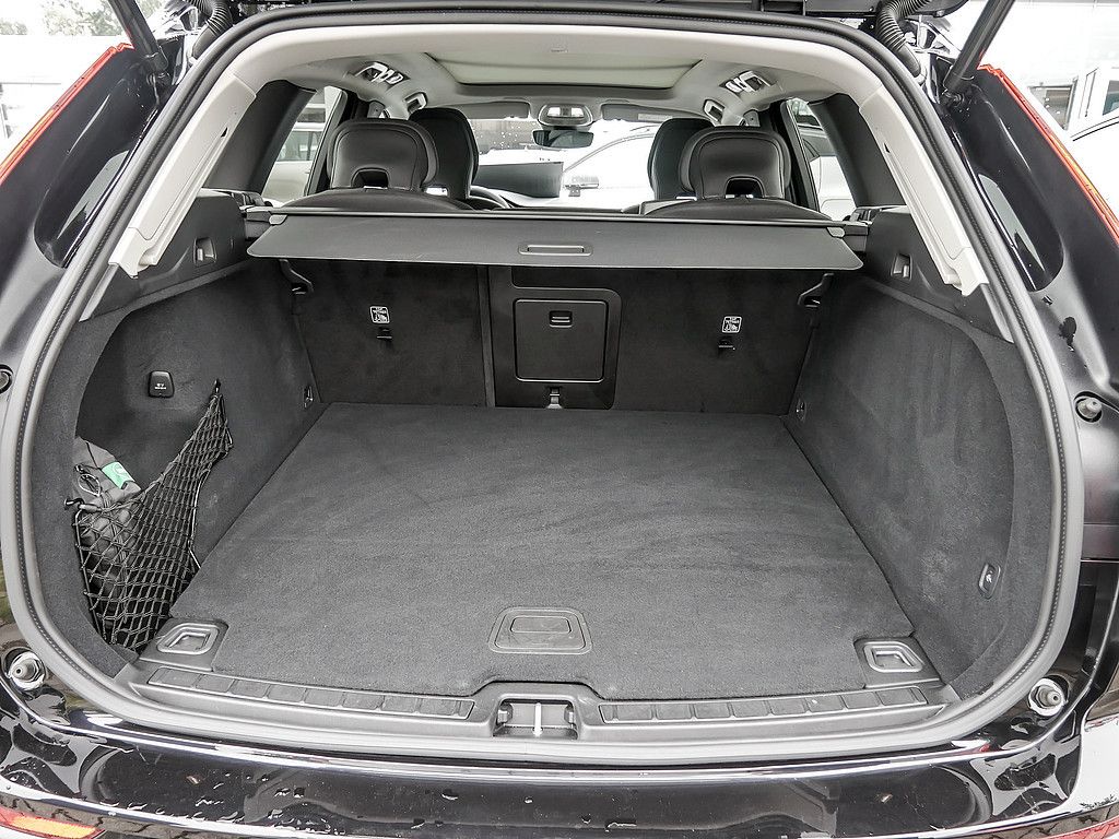 Volvo XC60 2.0 Core Recharge Plug-In Hybrid AWD