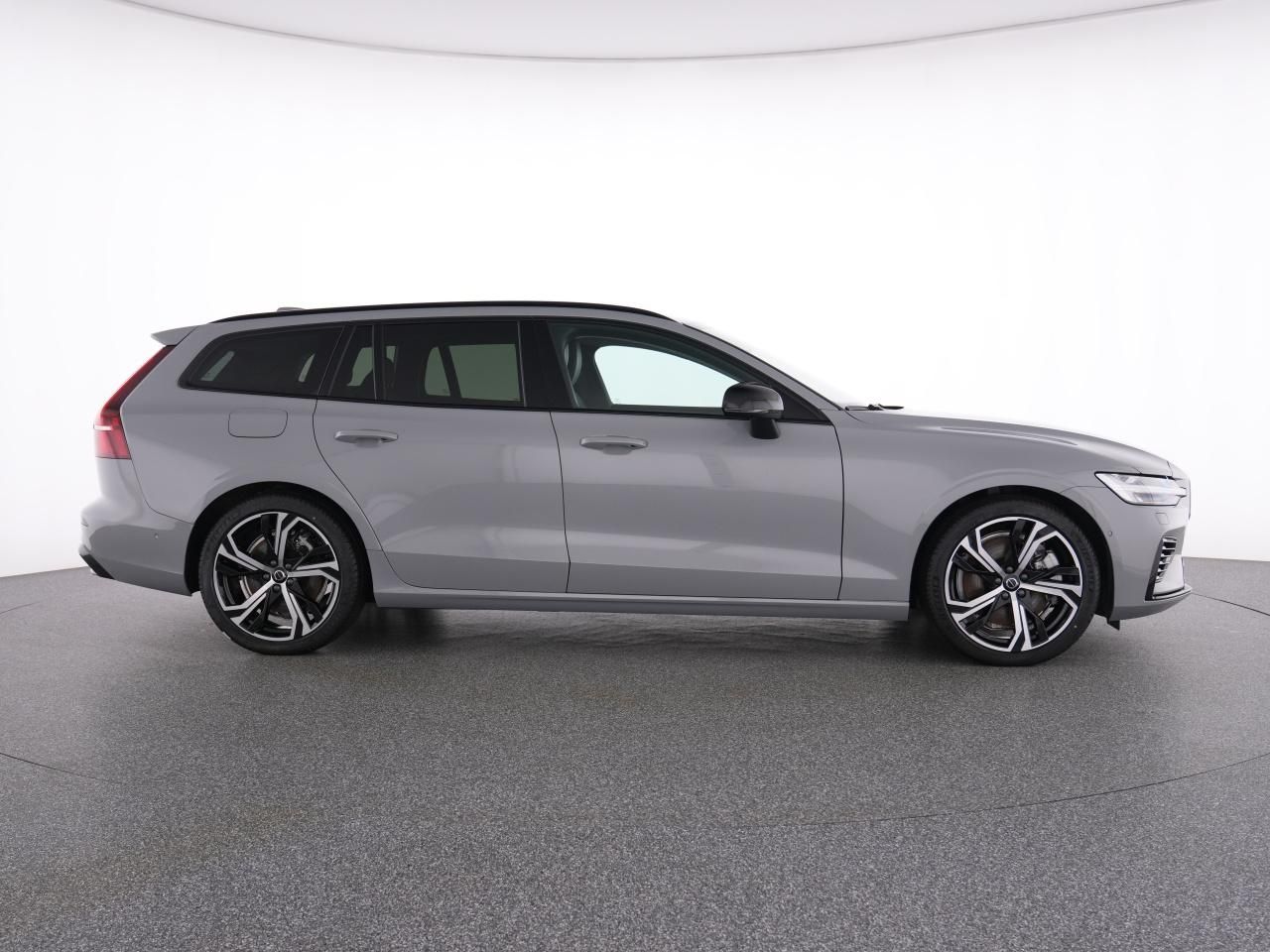 Volvo V60 T6 Recharge AWD PlusDark+AHK+PANO+360°+LM 19