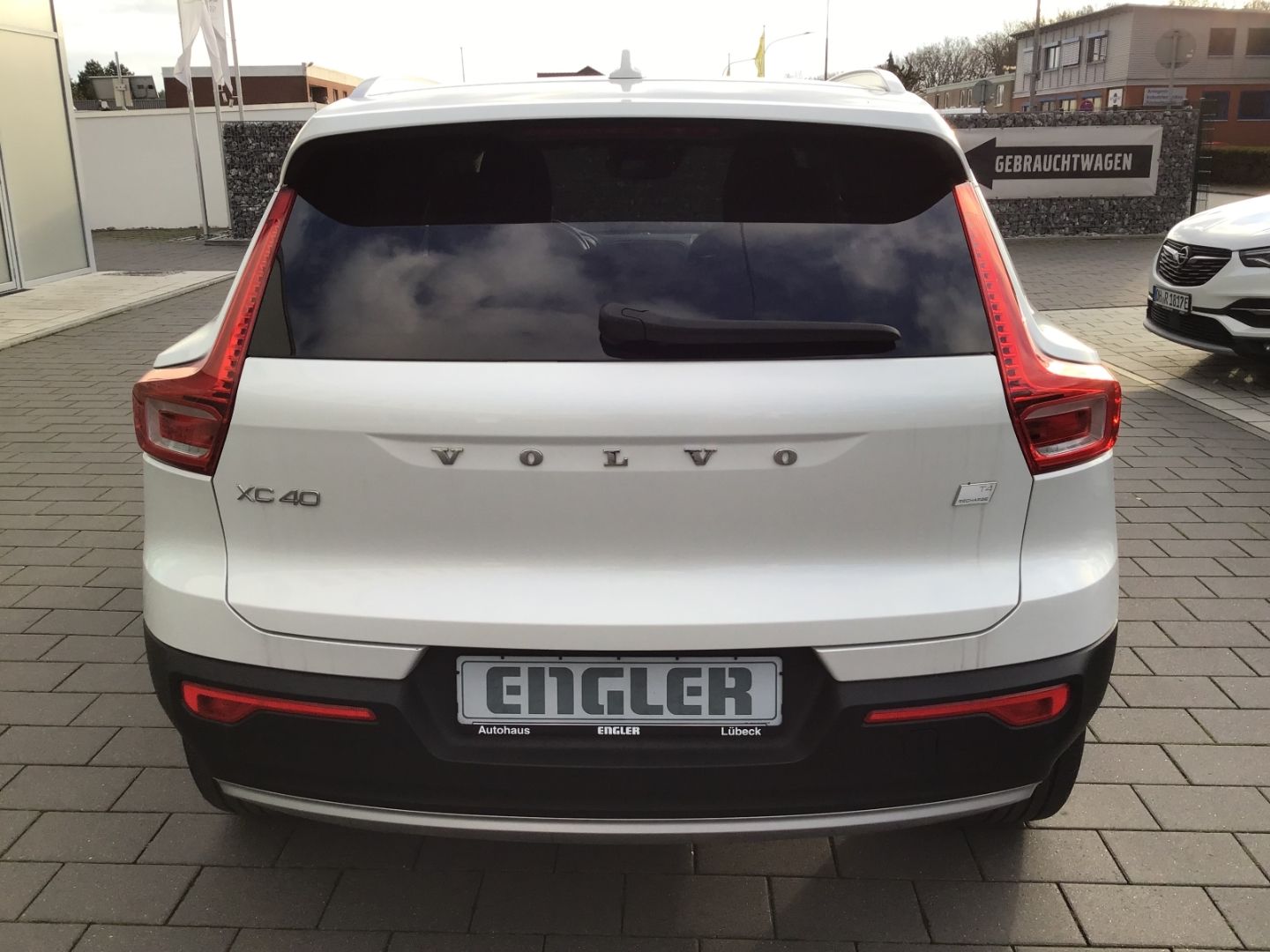 Volvo XC40 T4 Inscription Recharge - Samsaru's Car Outlet