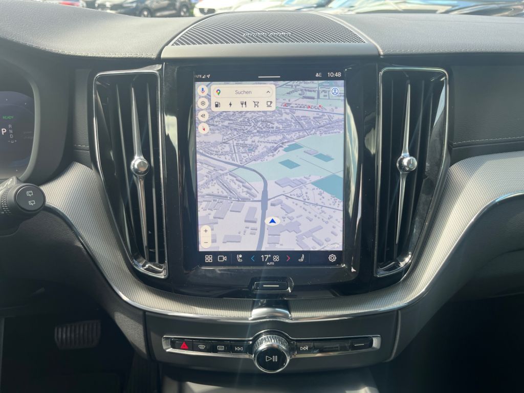 Volvo XC60 T8 AWD Plug-in Hybrid Ultra - Samsaru's Car Outlet