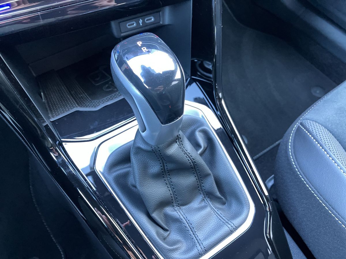Volkswagen T-Roc R-Line 2.0 TDI DSG - Samsaru's Car Outlet