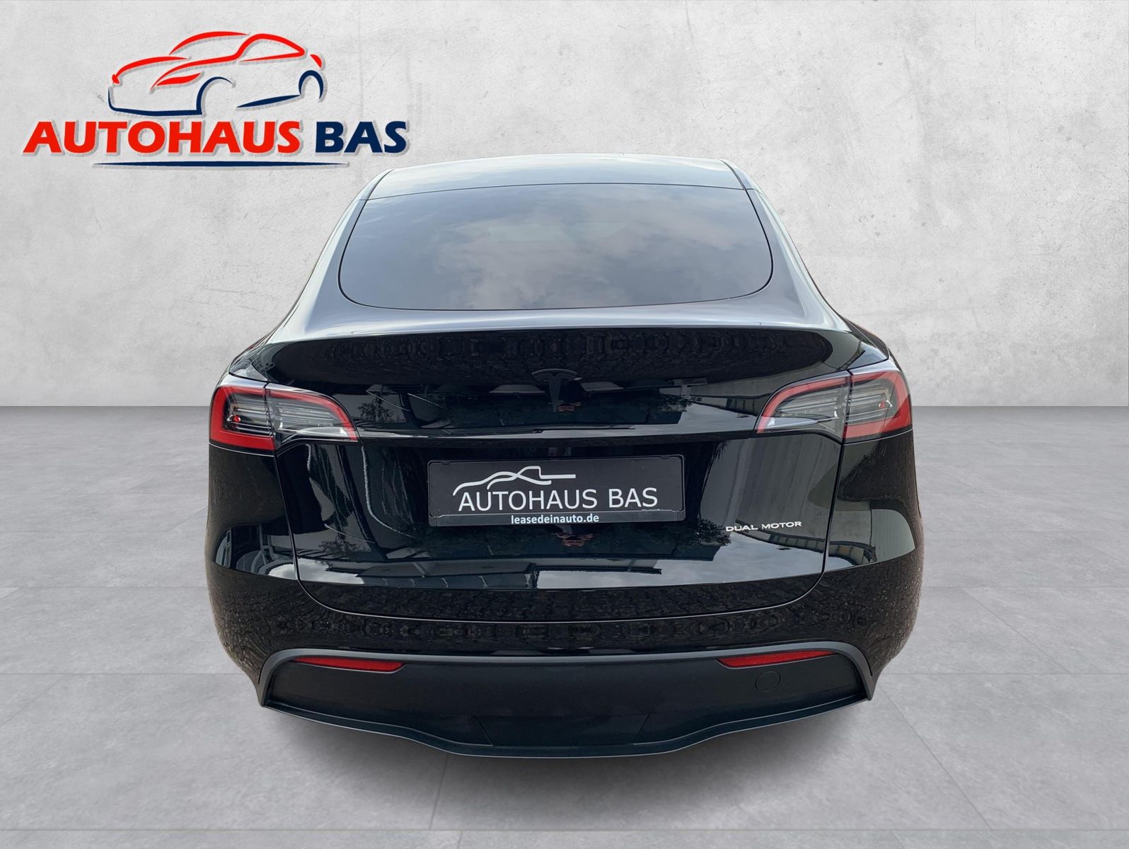 Tesla Model Y Long Range AWD* 1.Hand * Mwst ausweisbar