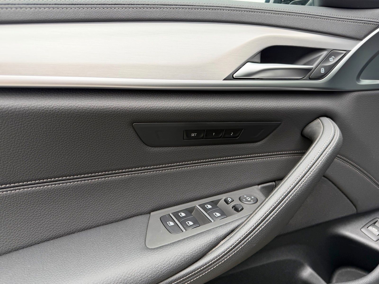 BMW 530i Luxury PANO*DDC*Leder*ACC*360°*AdapLED*HiFi