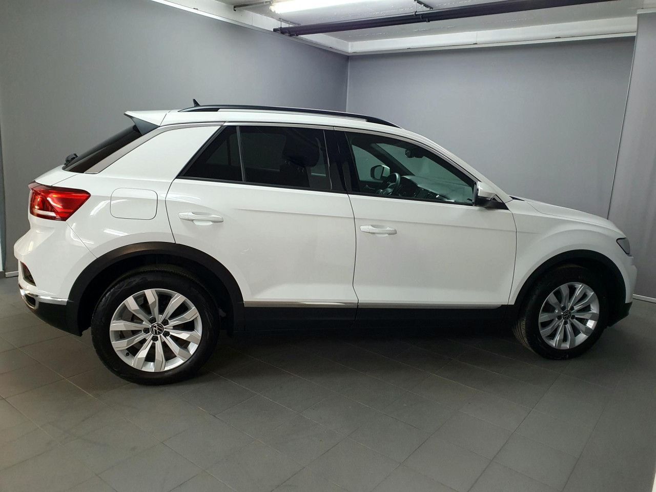 Volkswagen T-Roc 1.5 TSI DSG - Samsaru's Car Outlet