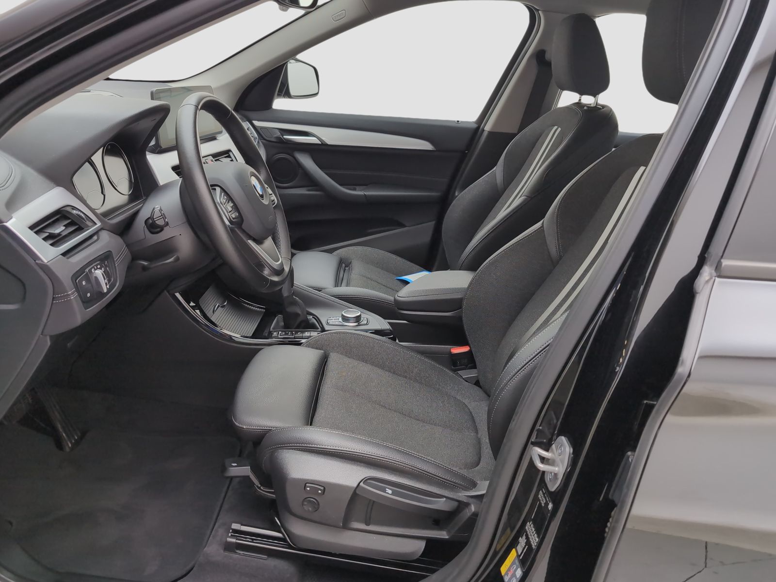 BMW X1 xDrive25e Sport Line - Samsaru's Car Outlet