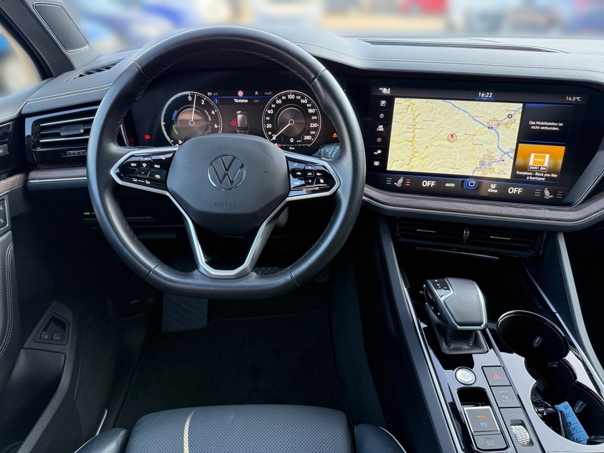 Volkswagen Touareg Atmosphere - Samsaru's Car Outlet