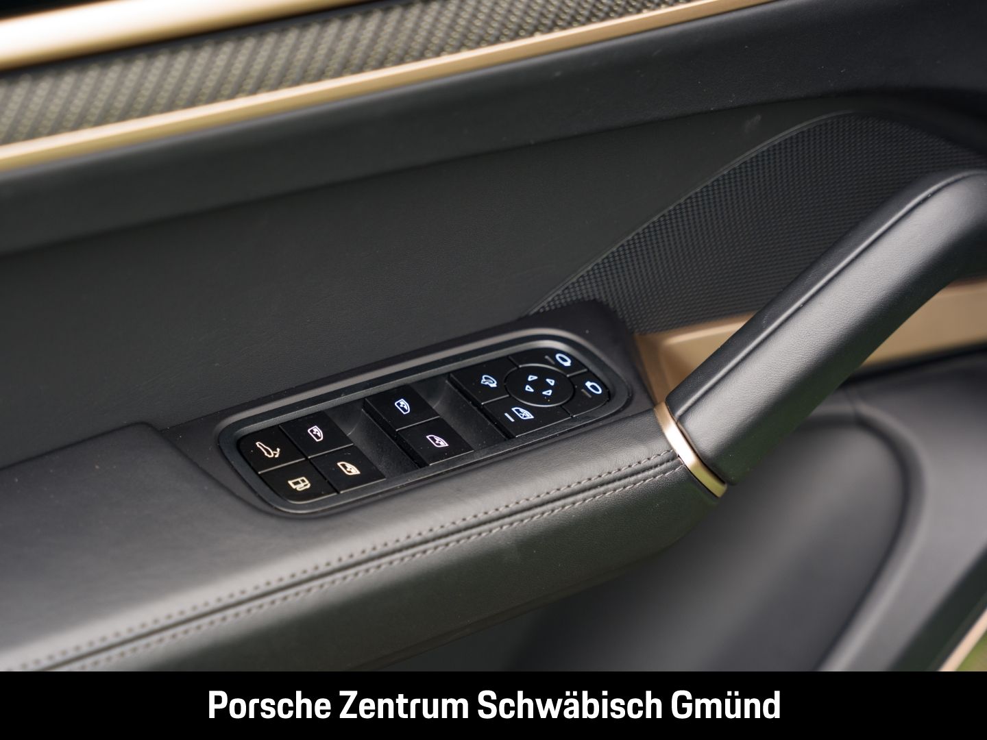 Porsche Cayenne Turbo E-Hybrid Burmester Nachtsicht PDCC
