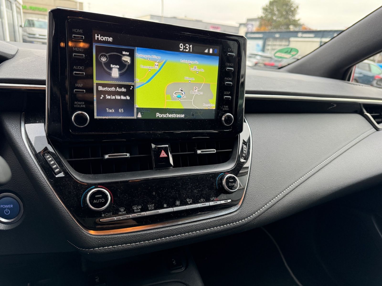 Toyota Corolla Touring Sports Hybrid Comfort - Samsaru's Car Outlet