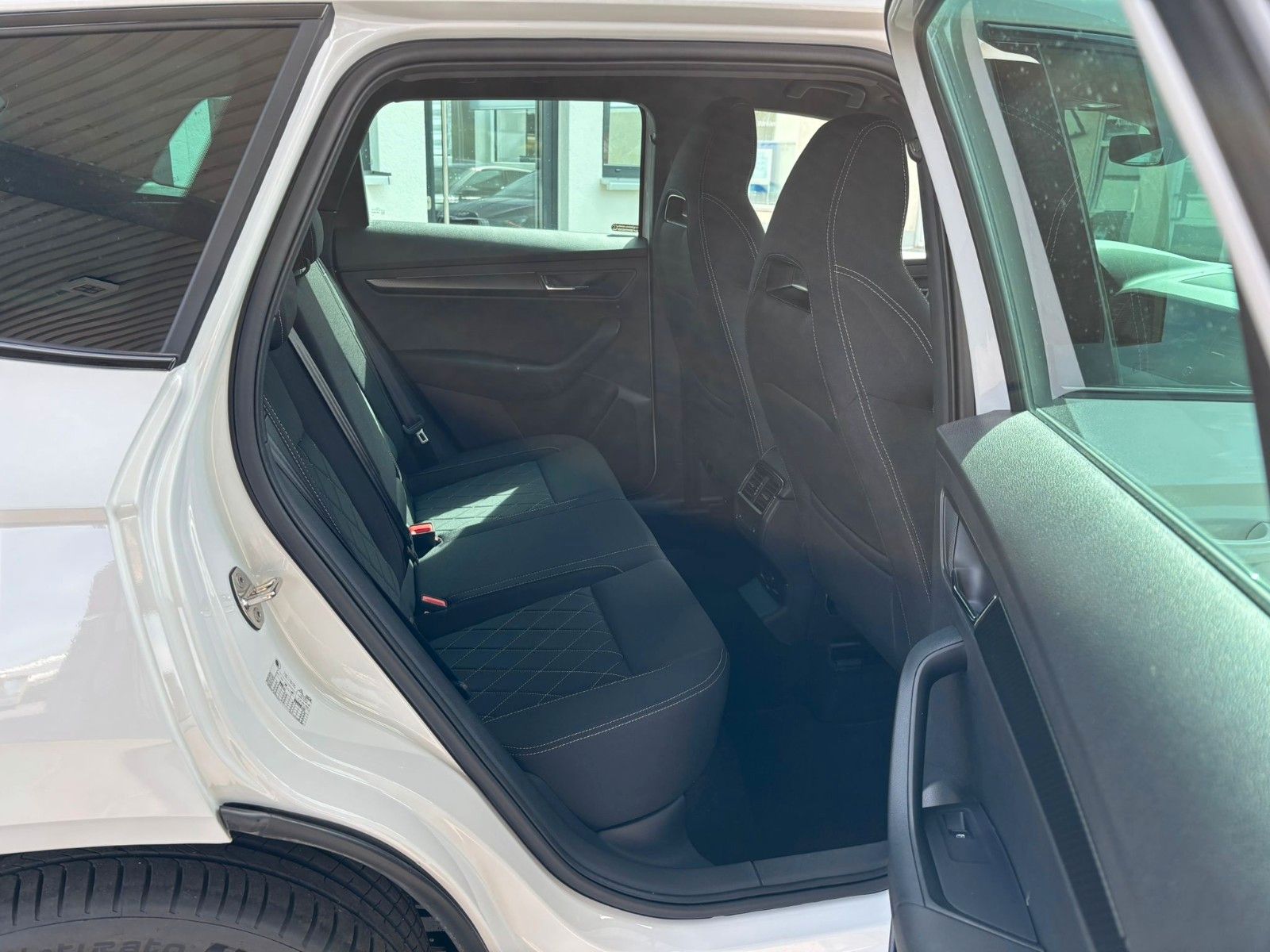 Skoda Karoq Sportline *AHK/Navi/SHZ/ACC/Garantie*