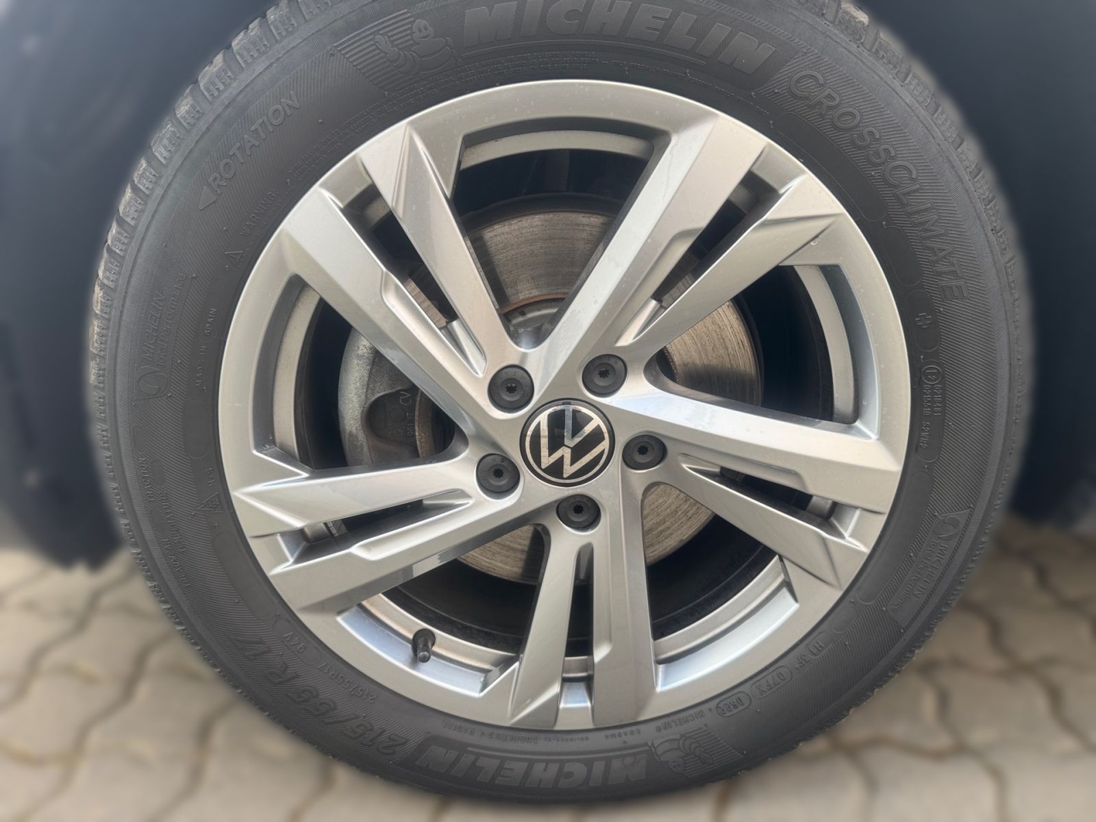 Volkswagen T-Roc 2.0 TDI DSG R-Line - Samsaru's Car Outlet