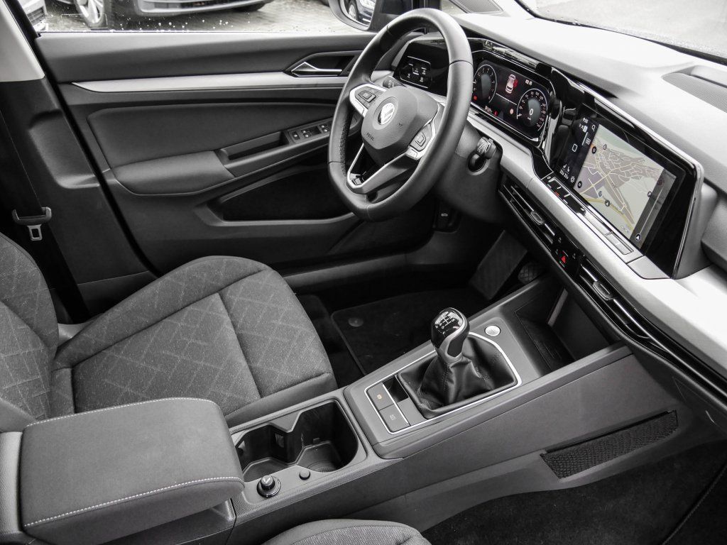 Volkswagen Golf Life 1.5 TSI - Samsaru's Car Outlet