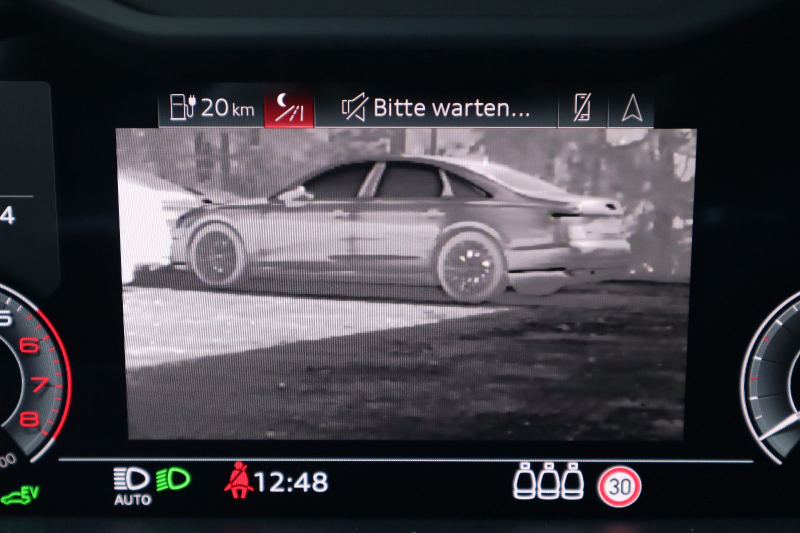 Audi A8L 60 TFSI e lang BLACK - Samsaru's Car Outlet