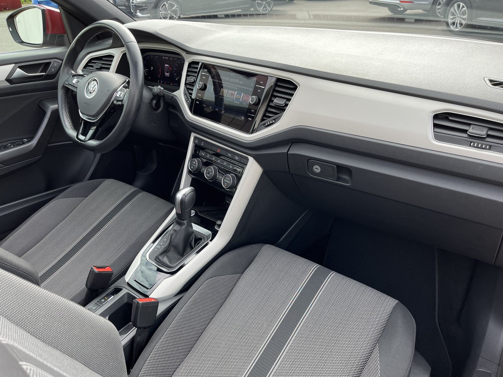 Volkswagen T-Roc Cabriolet 1.5 TSI DSG Style - Samsaru's Car Outlet