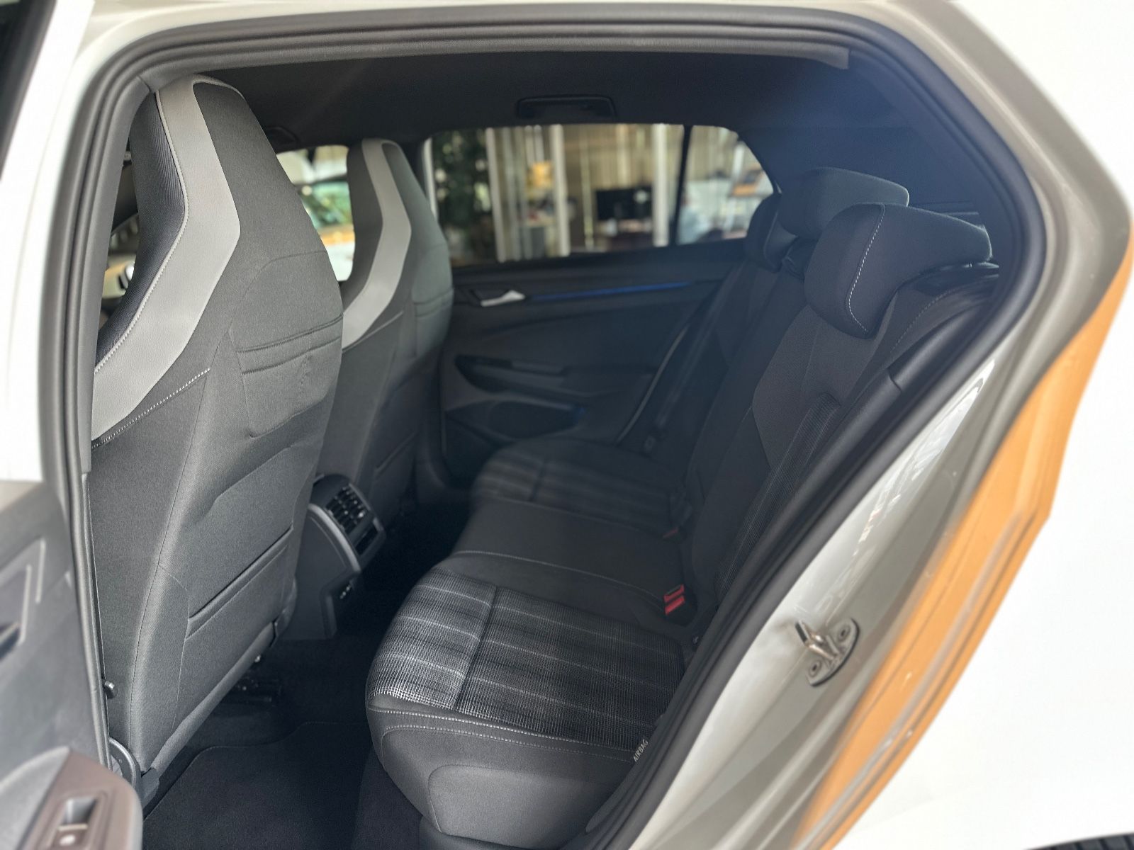 Volkswagen Golf 8 Lim. GTD - Samsaru's Car Outlet
