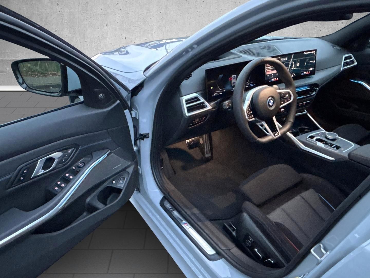 BMW 330 e xDrive Touring M-Sport Pro HUD AHK Pano H&