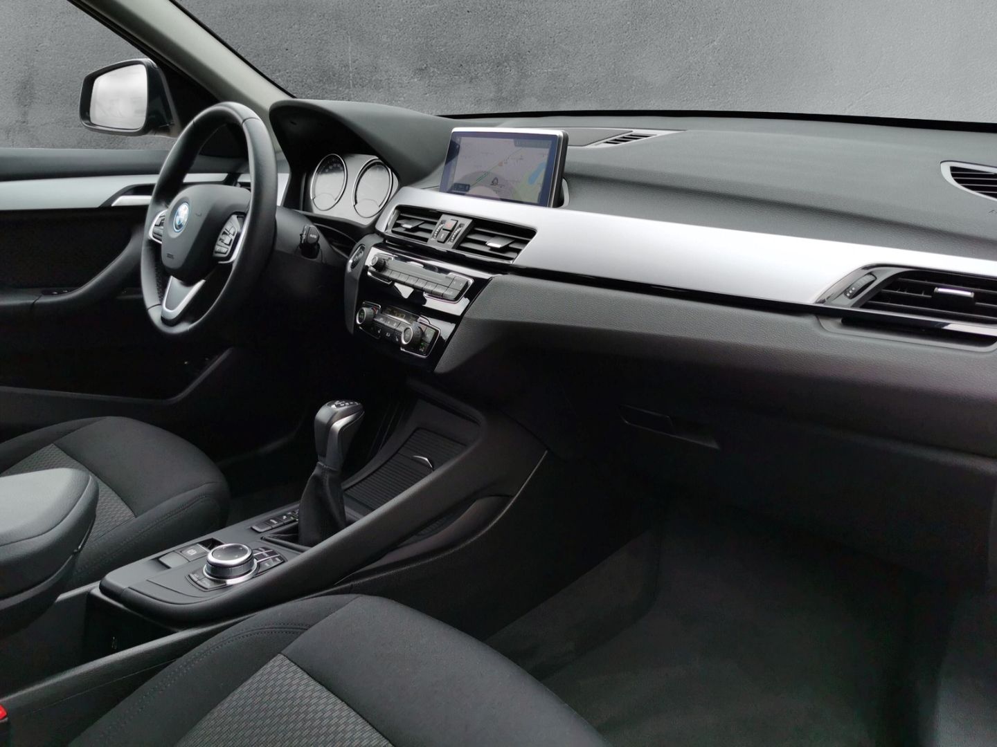 BMW X1 xDRIVE 25e ADVANTAGE - Samsaru's Car Outlet