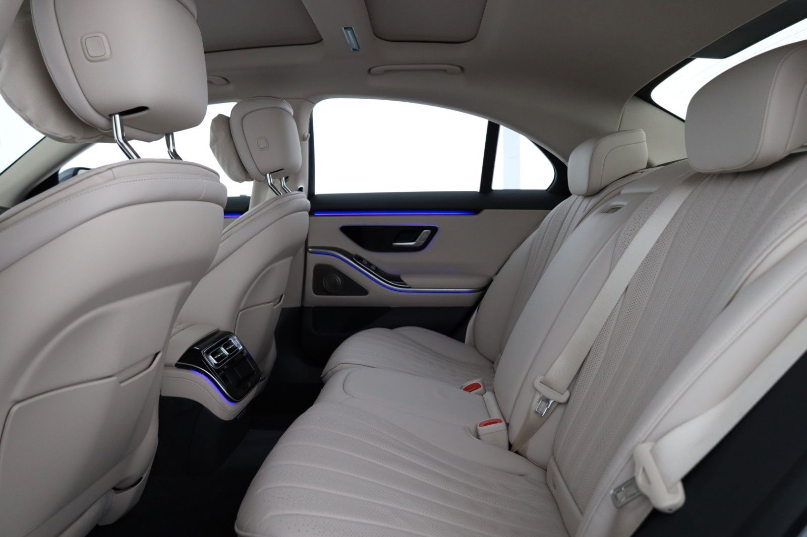 Mercedes-Benz S 500 4M AMG - Samsaru's Car Outlet