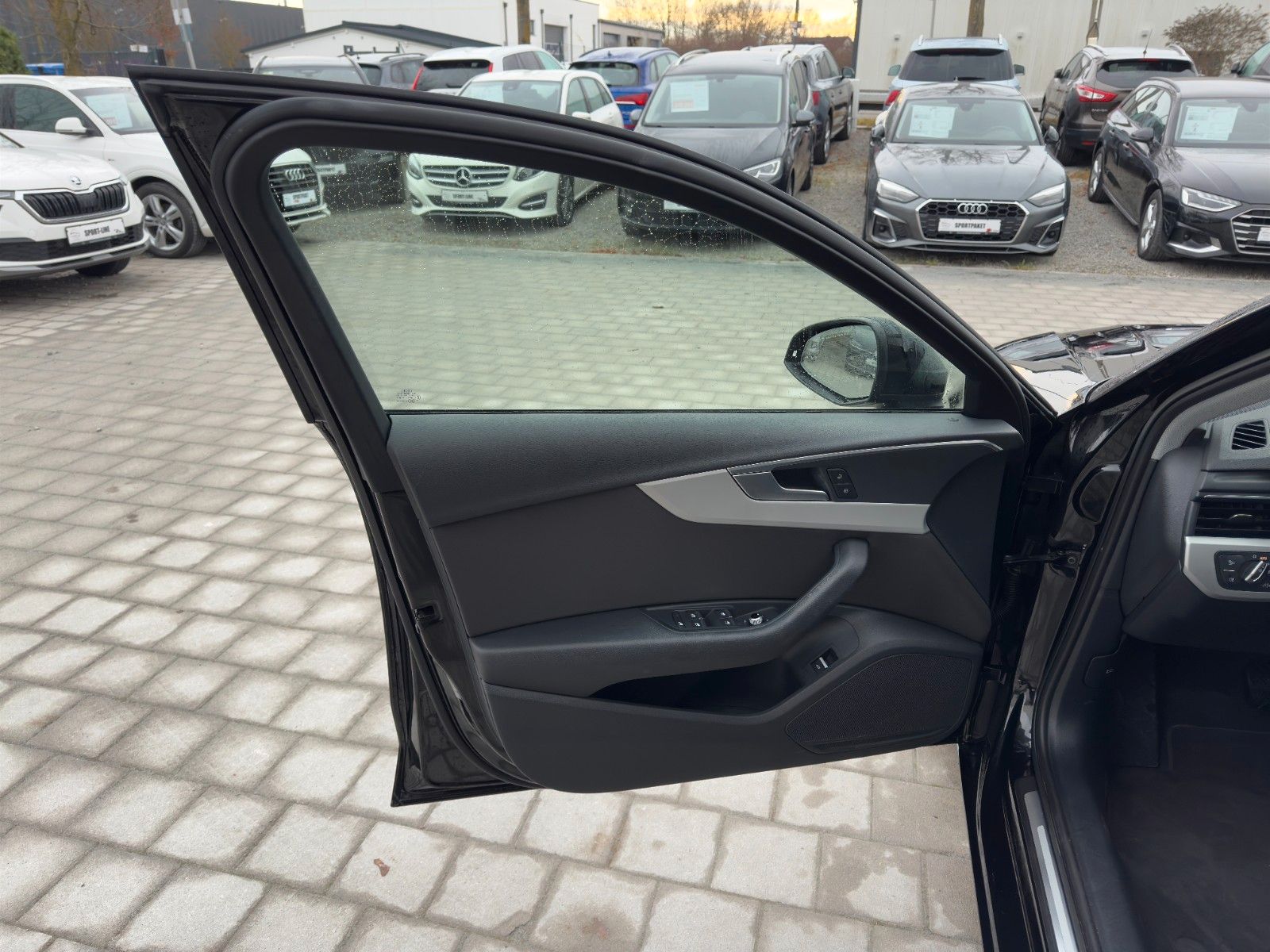 Audi A4 Lim. 40 TDI quattro S-Tr. - Samsaru's Car Outlet