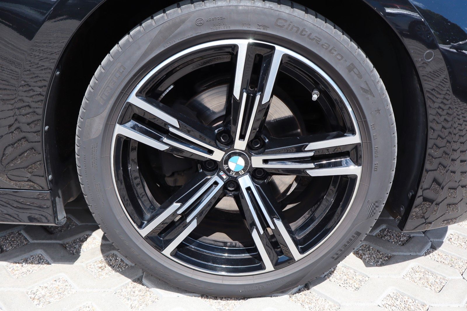 BMW 3 Lim. 320 d xDrive M Sport - Samsaru's Car Outlet