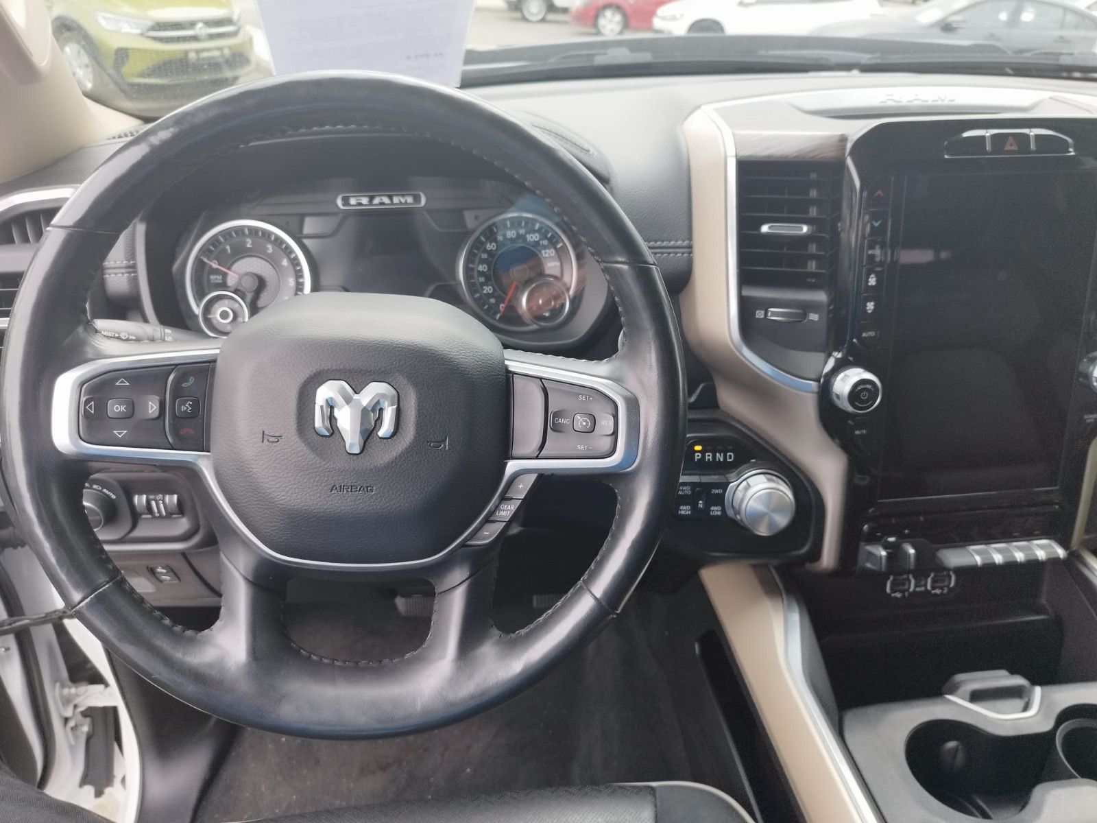 Dodge RAM 1500 Laramie Crew Cab 4x4  Kamera Leder LED