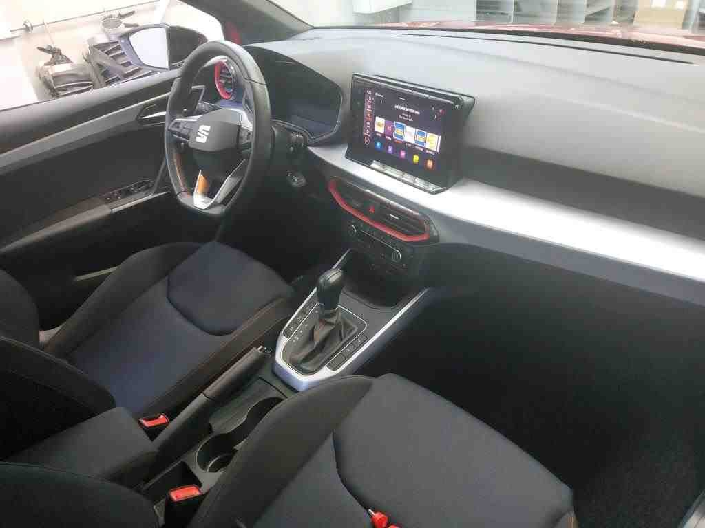 Seat Arona FR 1.5TSI DSG / Navi, ParkAssist, LED, AHK