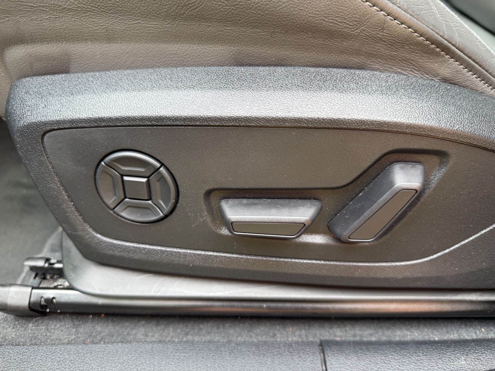 Audi Q3 40 TFSI S line - Samsaru's Car Outlet