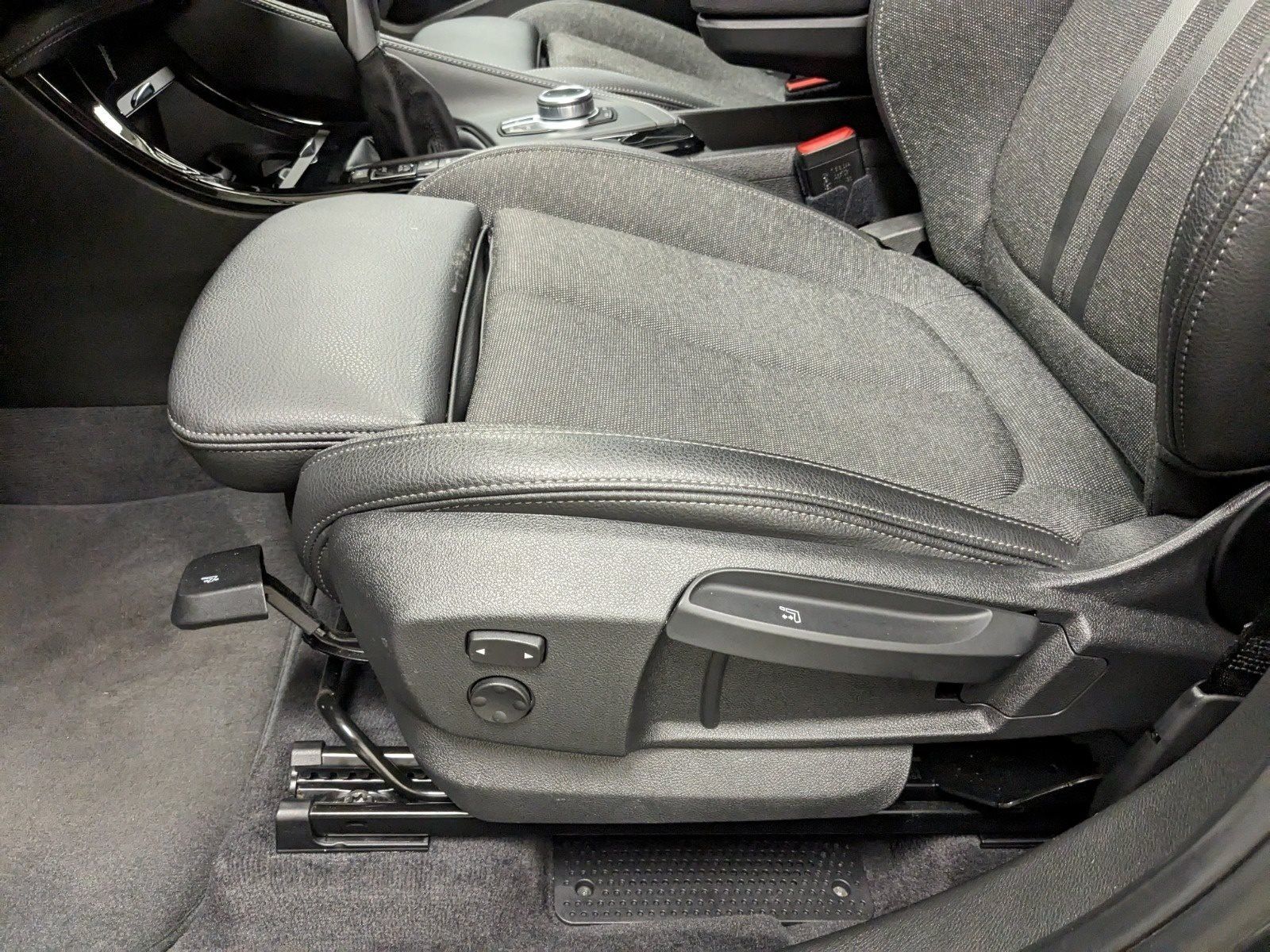 BMW X1 xDrive25e Sport Line - Samsaru's Car Outlet