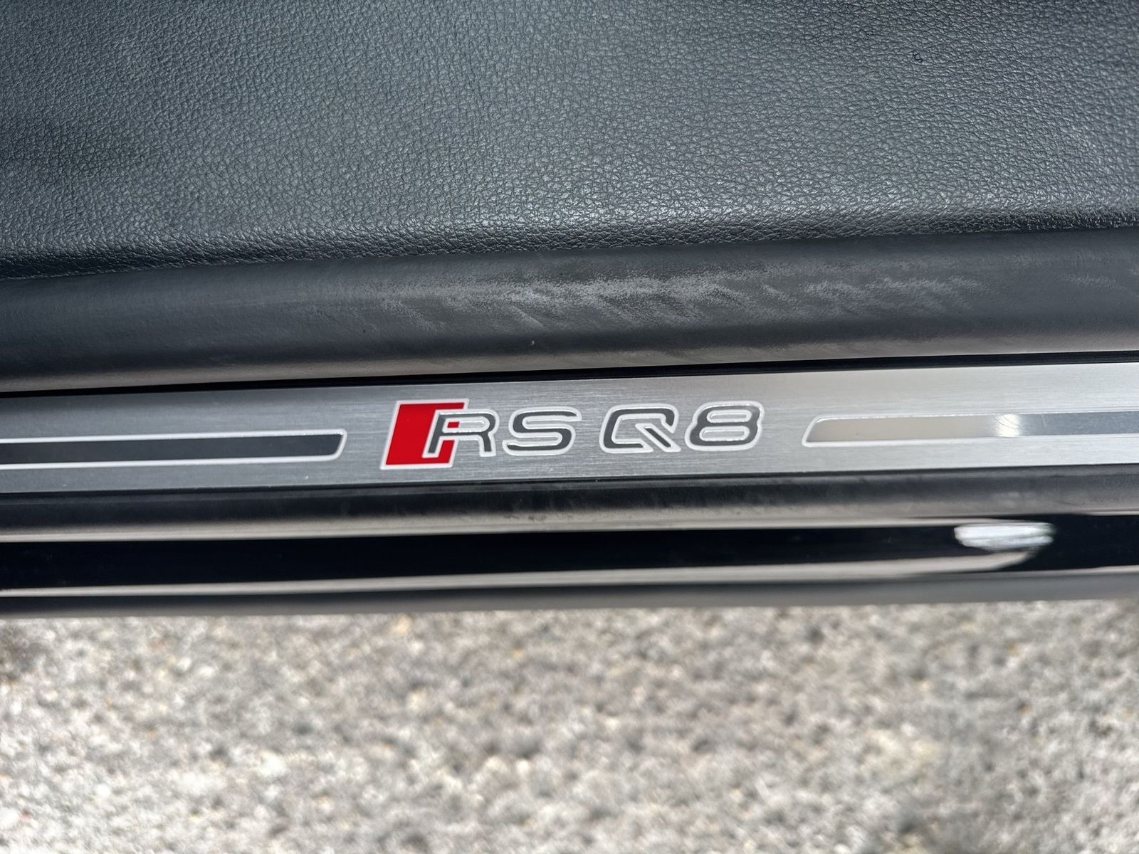 Audi RSQ8 MATRIX Keramik PANO AHK STHZG 360° ACC PDC+
