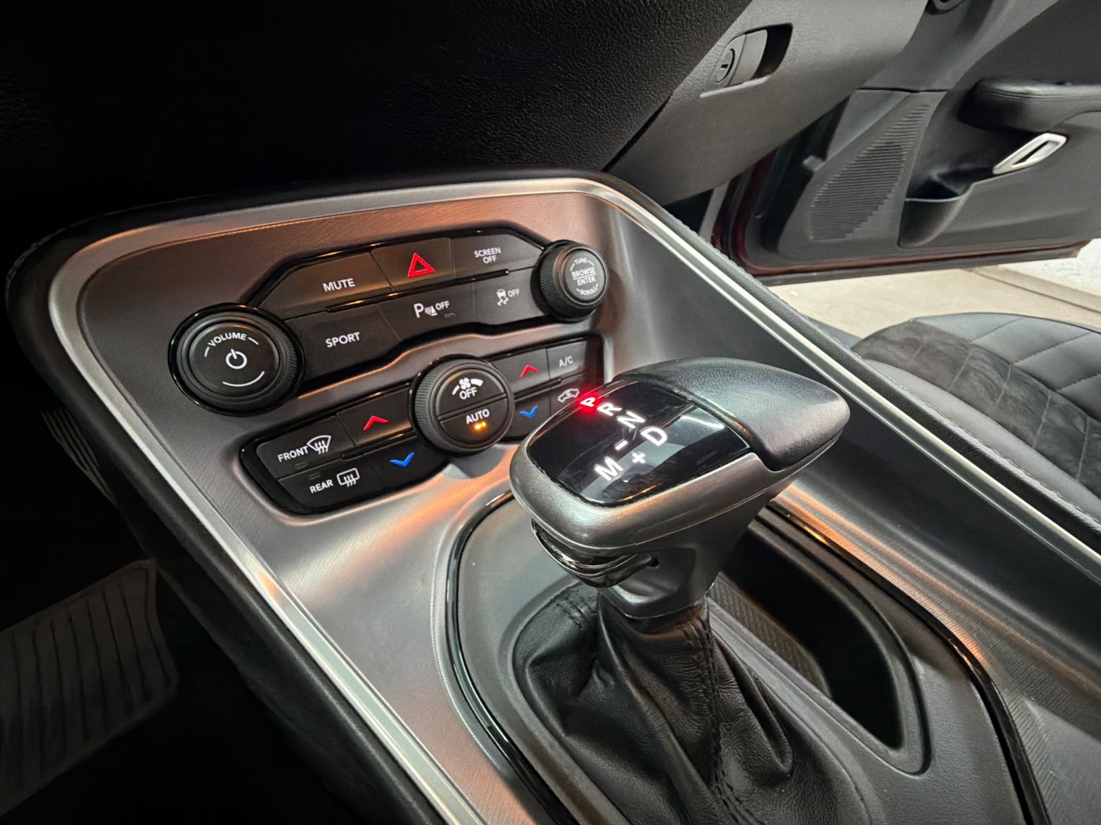 Dodge Challenger R/T 5.7 V8/Octane-Red/Carplay/20"