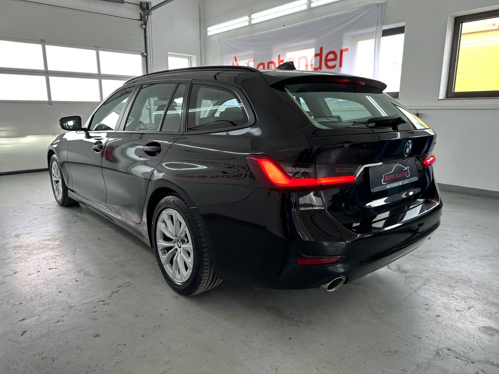 BMW 320 d Touring - Samsaru's Car Outlet
