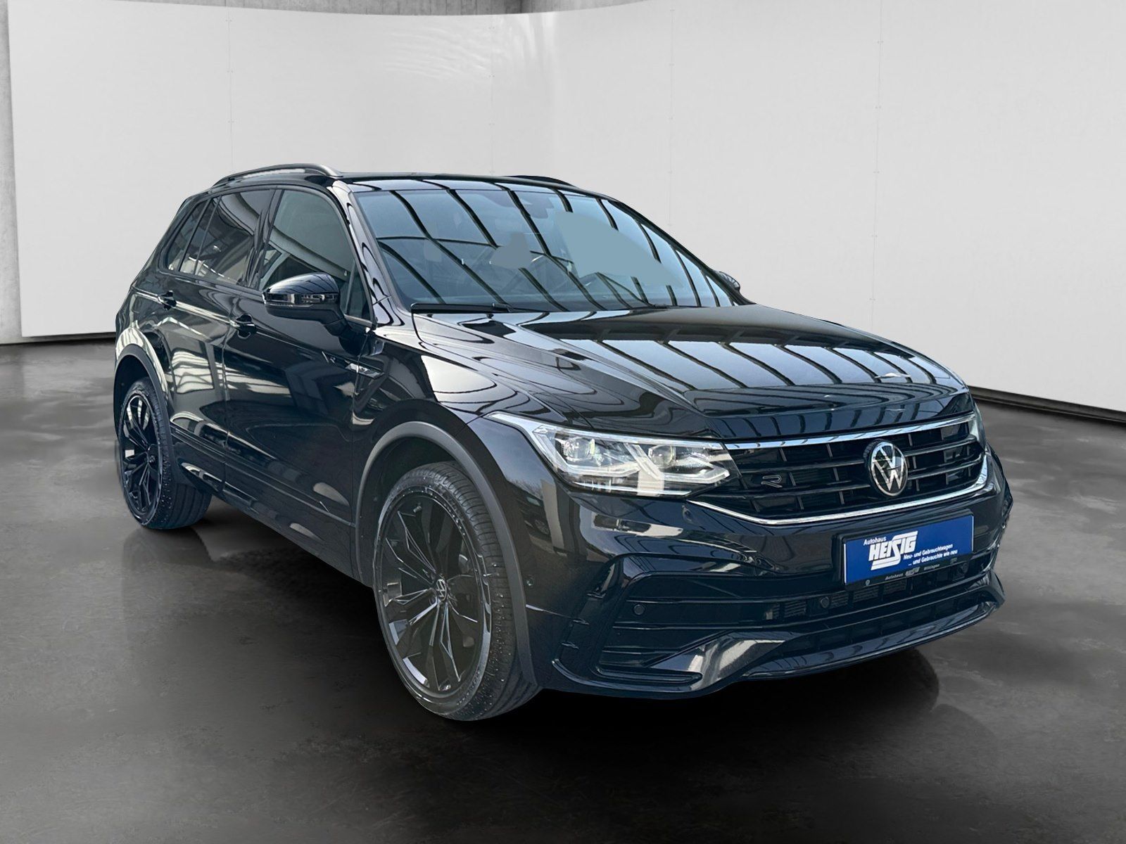 Volkswagen Tiguan 2.0 TDI DSG R-Line 4M NAVI/PANO/AHK