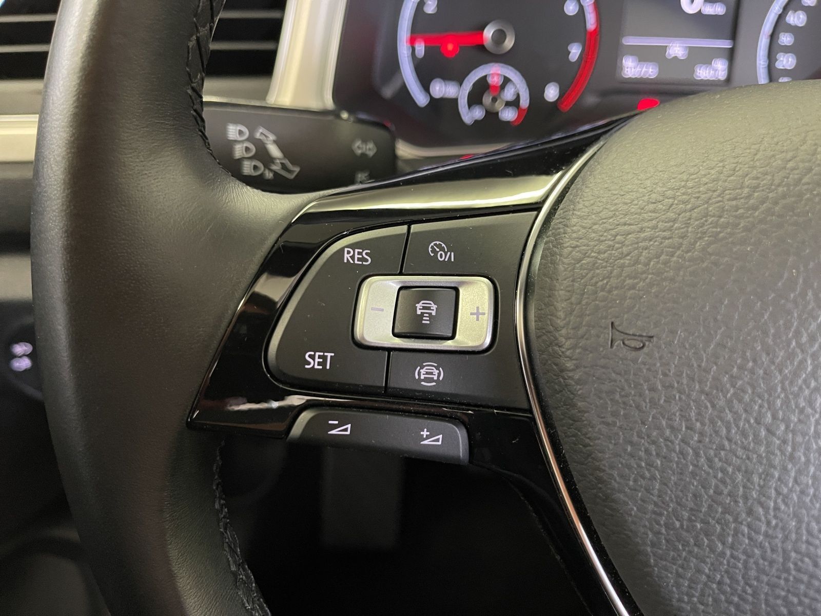 Volkswagen T-Roc Cabrio 1.0 TSI Style - Samsaru's Car Outlet