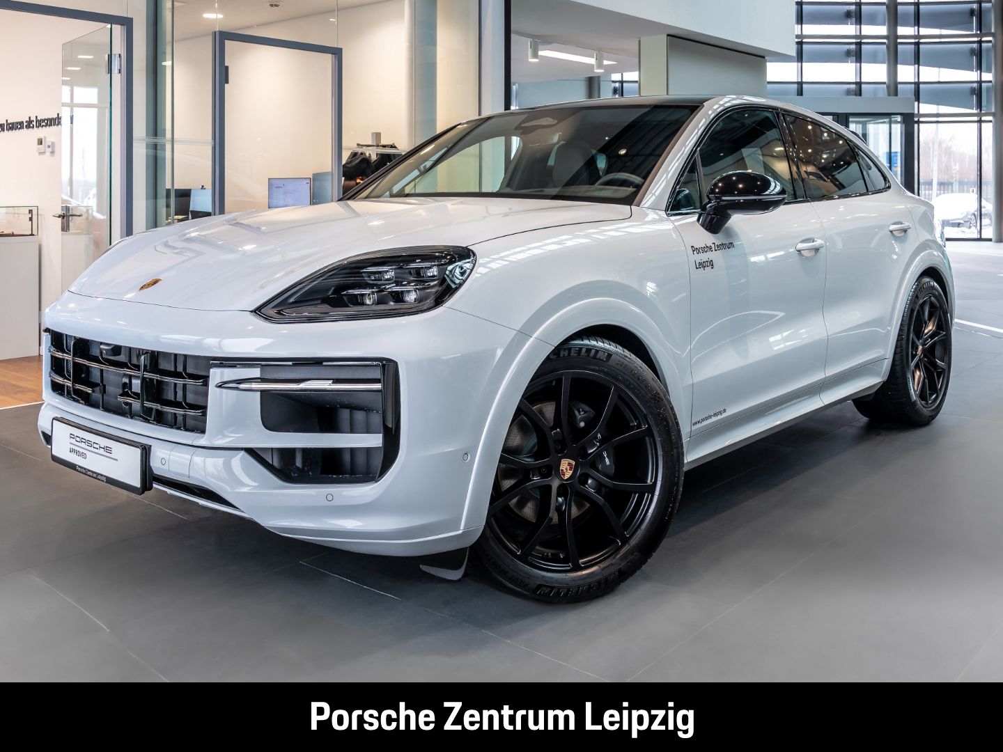 Porsche Cayenne Coupe Black Edition SportDesign HUD Inno