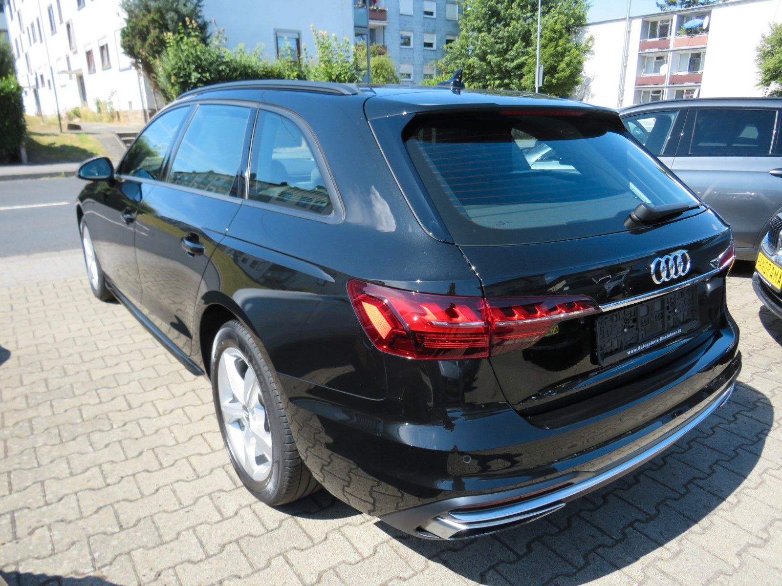 Audi A4 Avant 30 TDI advanced S-tronic - Samsaru's Car Outlet