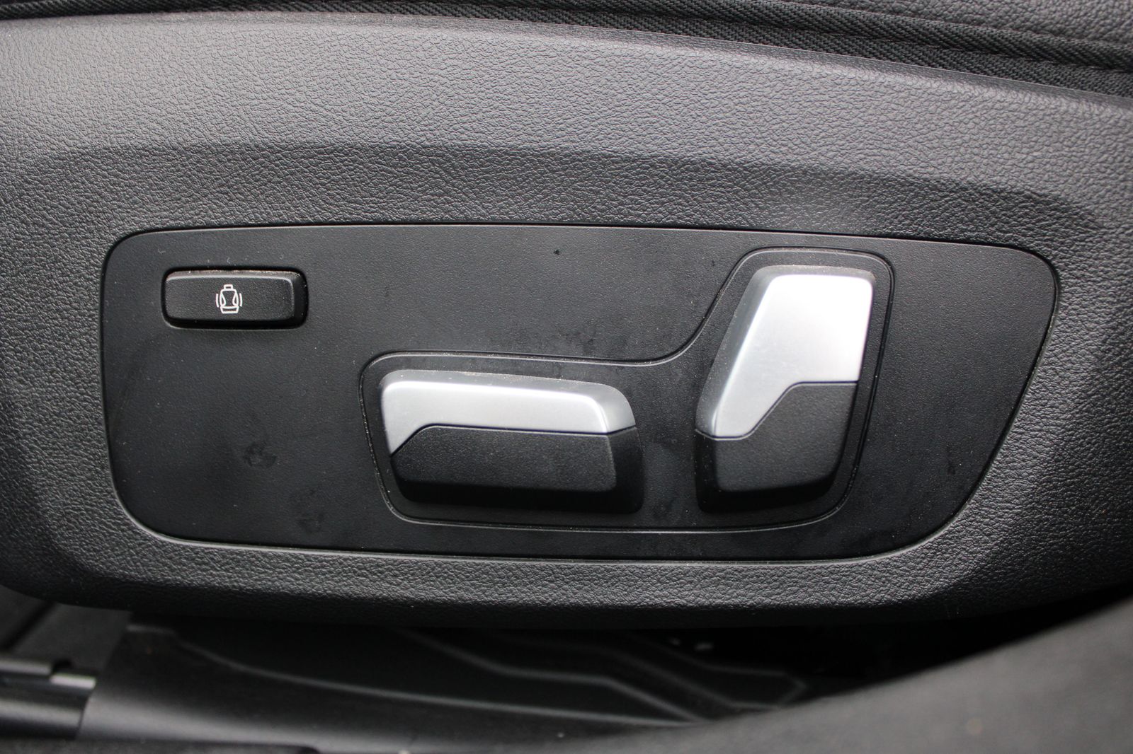 BMW 320d xDrive A M Sport HiFi DAB WLAN Komfortzg.