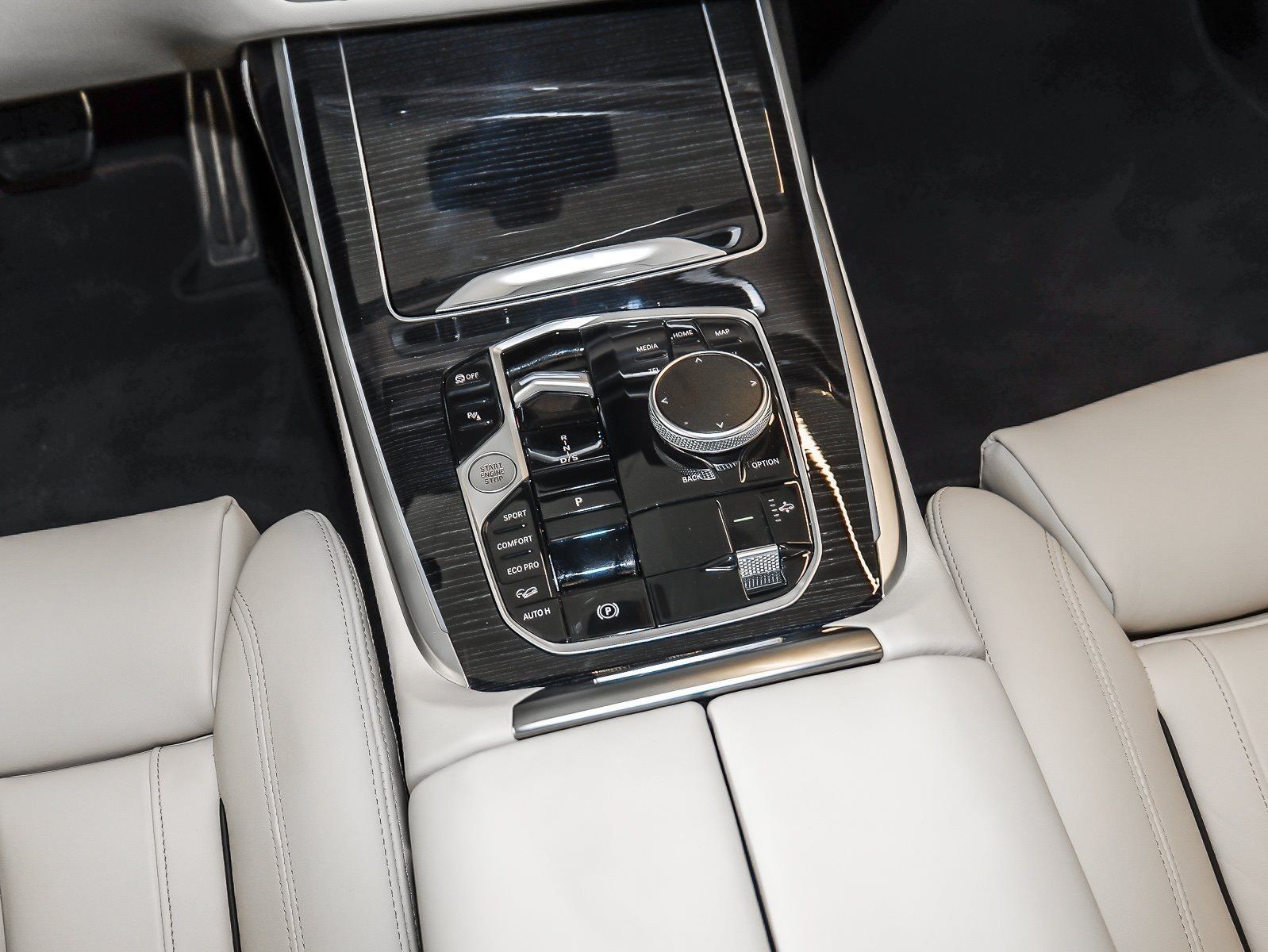 BMW X7 xDrive40d M Sport HUD PANO ACC AHK 360°KAM