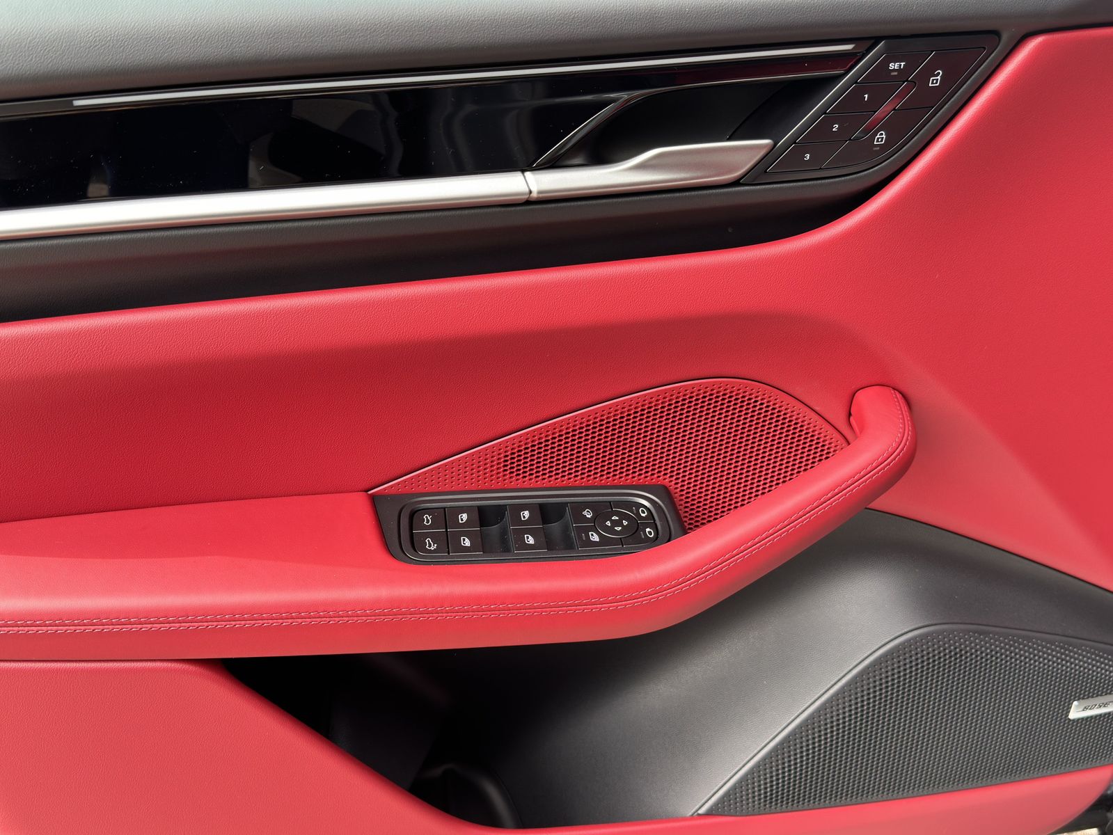 Porsche Macan 4S | Panorama | Hinterachslenkung | BOSE |