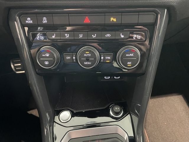 Volkswagen T-Roc 1.5 DSG Sport R-Line - Samsaru's Car Outlet