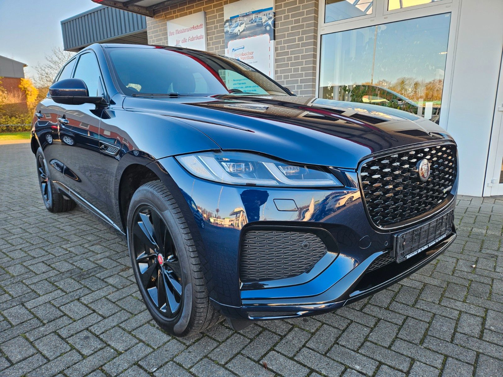 Jaguar F-PACE R-Dynamic SE AWD STDHZG KAM LED