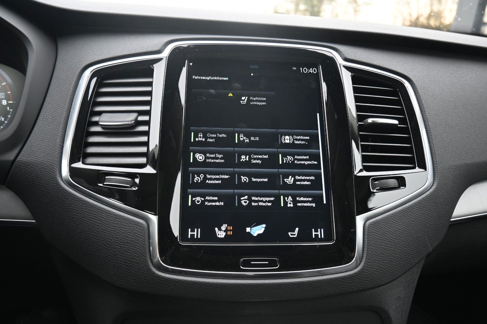 Volvo XC90 T8 AWD Inscrip. - Samsaru's Car Outlet