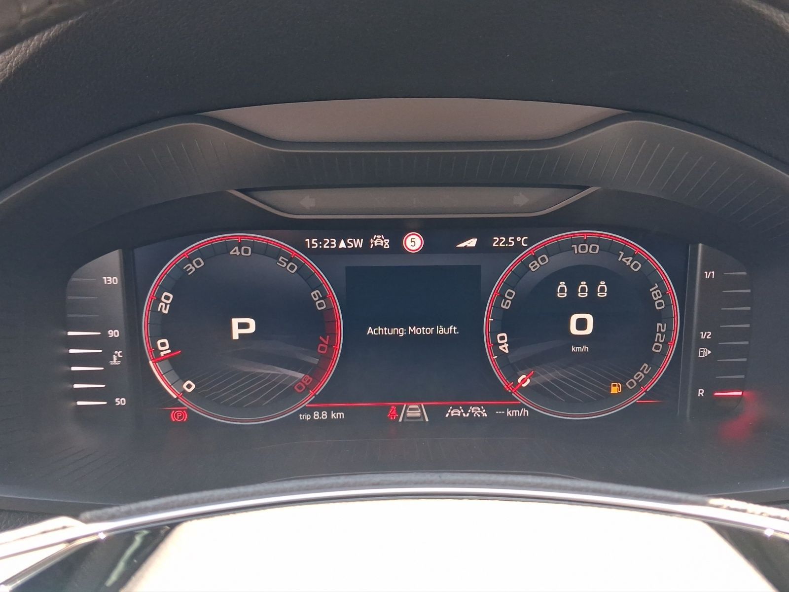 Skoda Karoq 2.0 TSI DSG 4x4 SPORTLINE LM19 LEDER MATRI