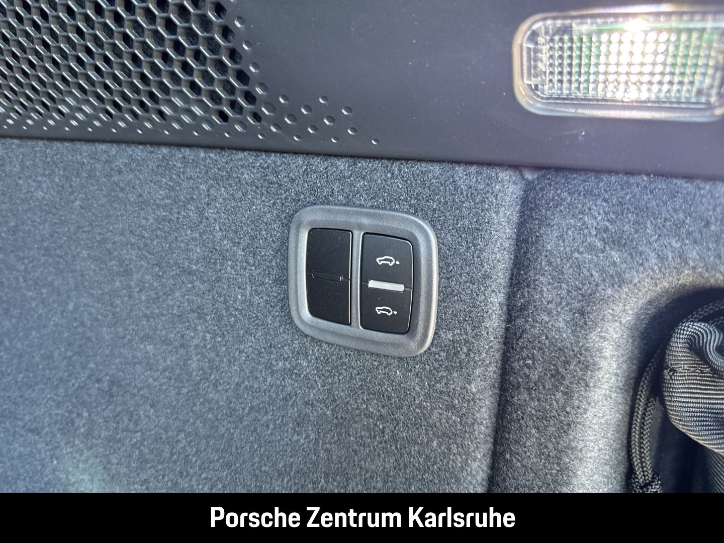 Porsche Macan 4S BOSE Panoramadach Rückfahrkamera LED